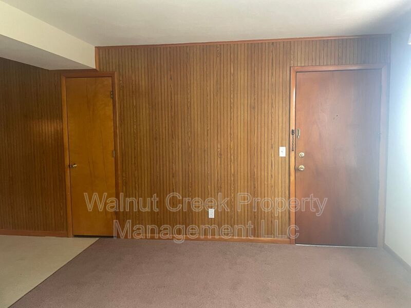 2 BR Apt, Central Air, Midview schools! property image