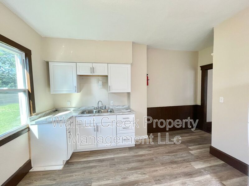 3 Bed - 1 Bath Duplex in Lorain property image
