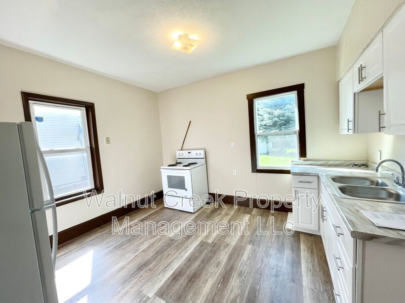 3 Bed - 1 Bath Duplex in Lorain property image