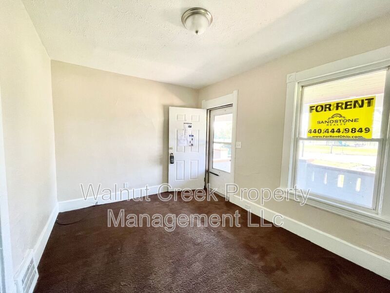 3 Bed 1 Bath - Duplex in Lorain property image
