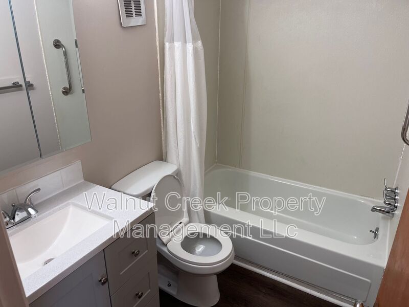 2 Bed - 1.5 Bath Town Home In Lorain property image