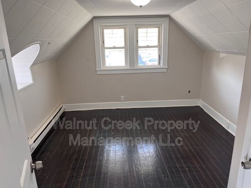 4 Bed - 1.5 Bath - Single Family Home in Lorain property image