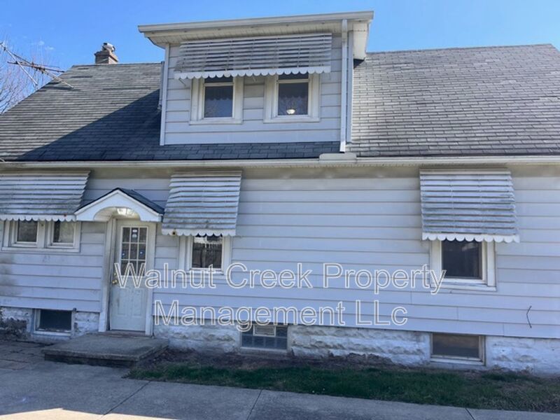 4 Bed - 1.5 Bath - Single Family Home in Lorain property image