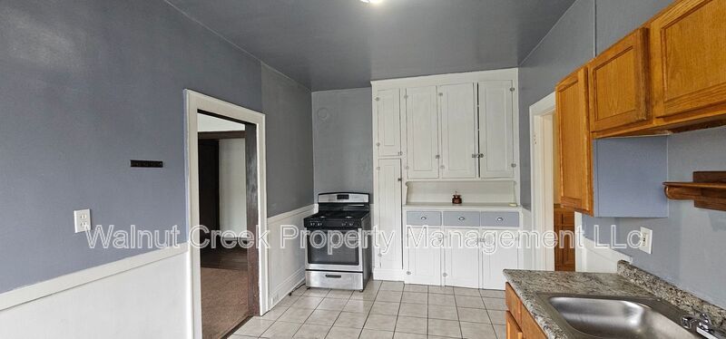 3 Bed - 1 Bath - Apartment - Cleveland property image