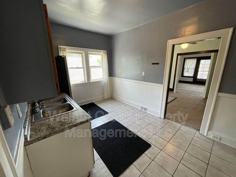 3 Bed - 1 Bath - Apartment - Cleveland property image
