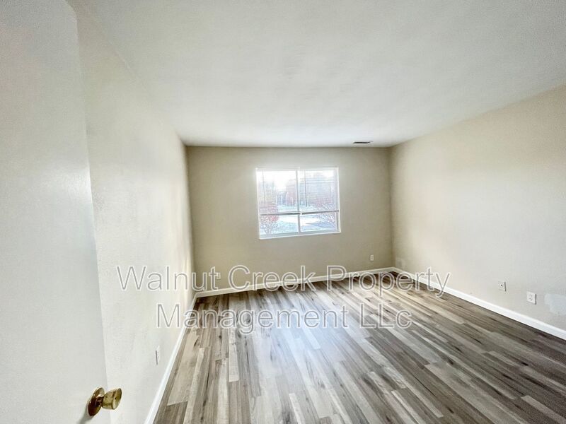 Large/Nice/Quiet complex in Lorain County . 2 Bdrm units -1000 sq property image