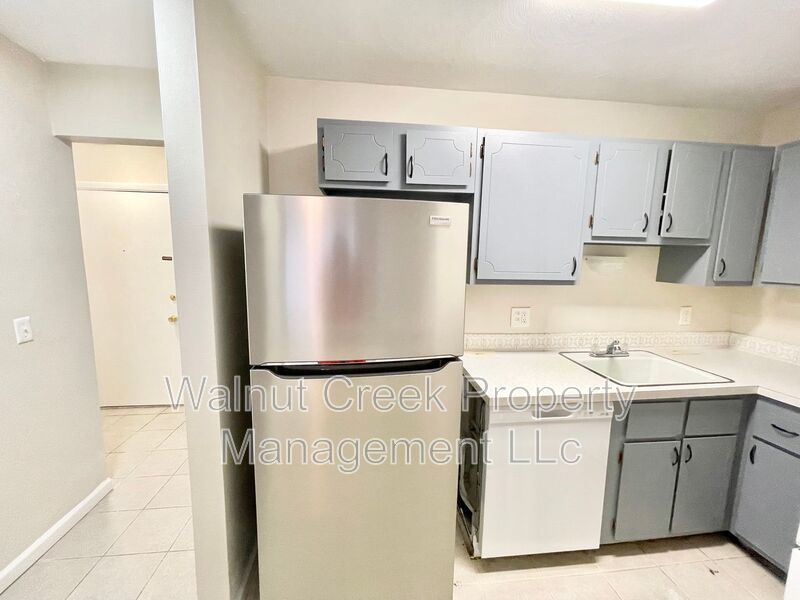 Large/Nice/Quiet complex in Lorain County . 2 Bdrm units -1000 sq property image