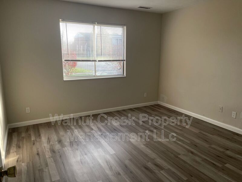 Large/Nice/Quiet complex in Lorain County . 2 Bdrm units -1000 sq property image