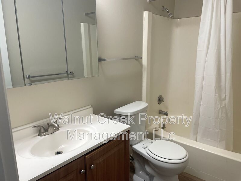 Large/Nice/Quiet complex in Lorain County . 2 Bdrm units -1000 sq property image