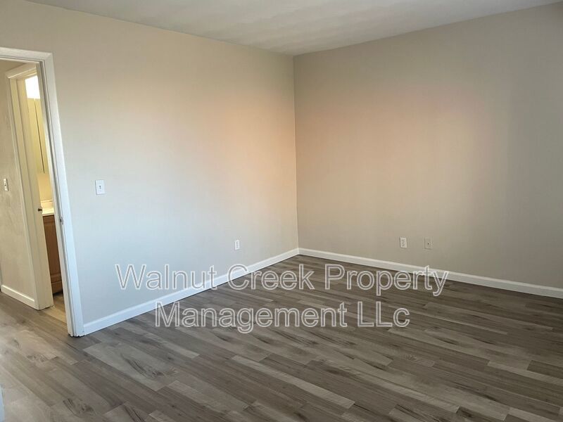 Large/Nice/Quiet complex in Lorain County . 2 Bdrm units -1000 sq property image