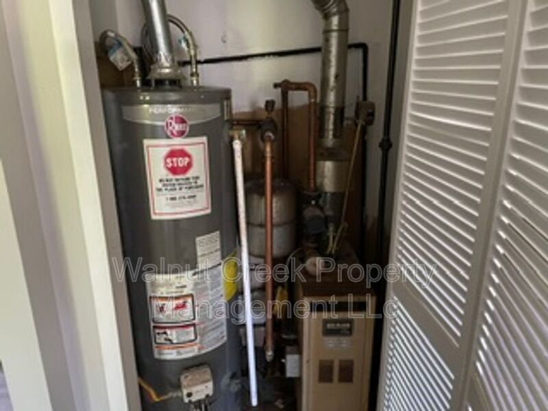 2 Bed 1 Bath - Triplex in Elyria property image