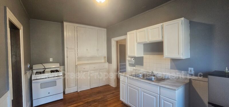 3 Bed- 1 Bath Apartment property image