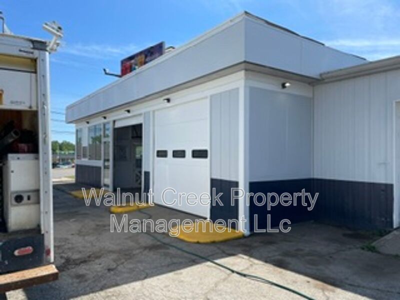 Commercial Space - Former Sutton Tire Center property image