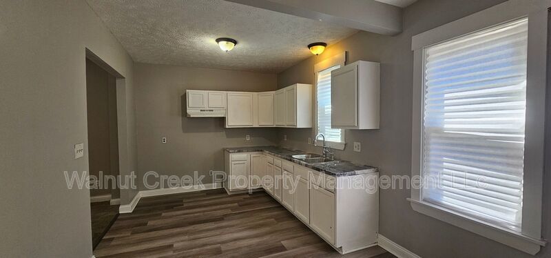 4 Bed - 2 Bath - Single Family Home in Cleveland property image