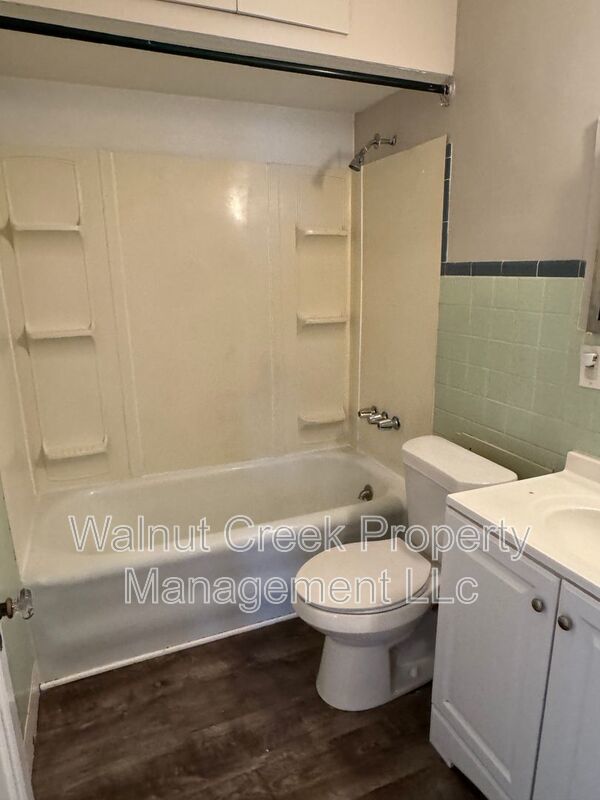 2 Bed- 1 Bath - Down unit of a Duplex property image