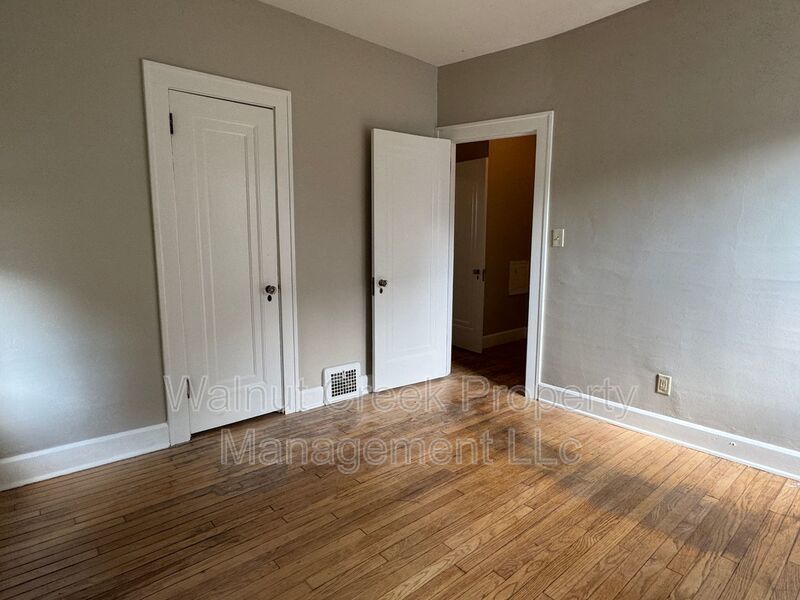 2 Bed- 1 Bath - Down unit of a Duplex property image