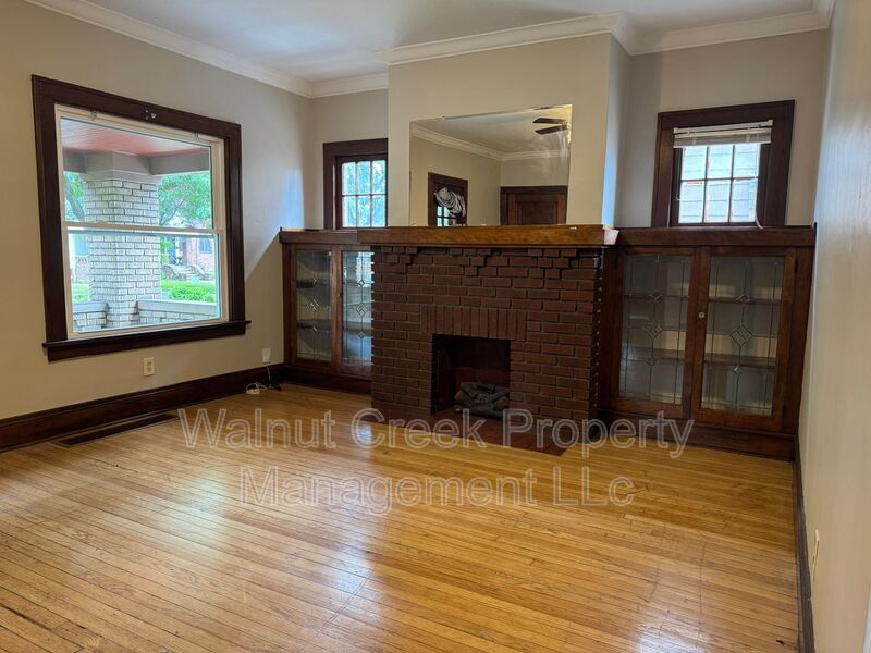 2 Bed- 1 Bath - Down unit of a Duplex property image
