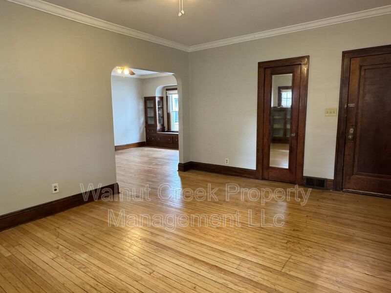 2 Bed- 1 Bath - Down unit of a Duplex property image