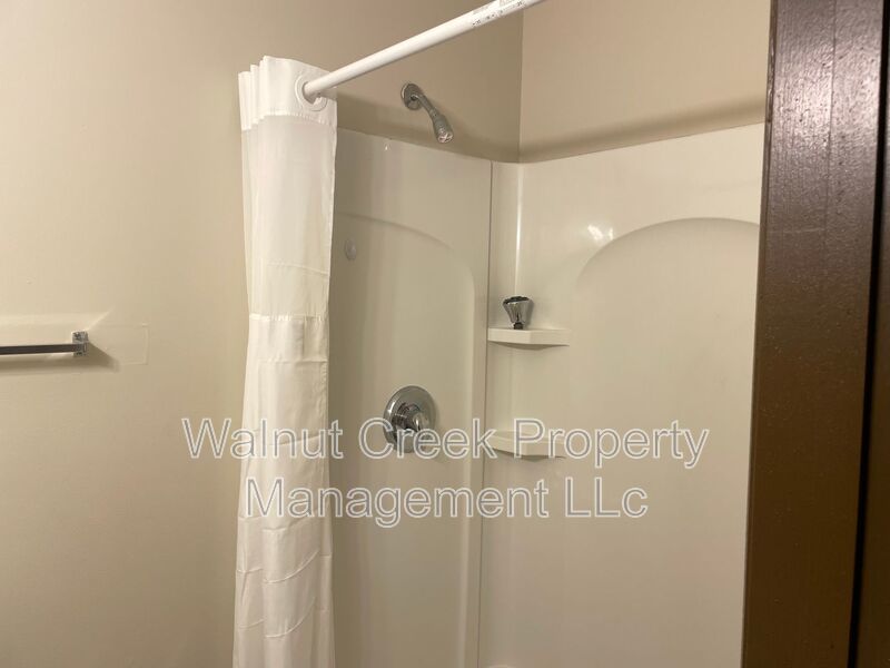 Quiet Complex, 1 BR Efficiency! Only Pay Electric! property image