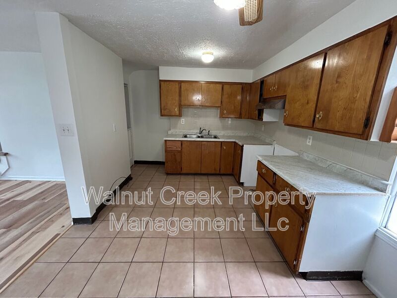 2 Bed - 1 Bath Unit property image