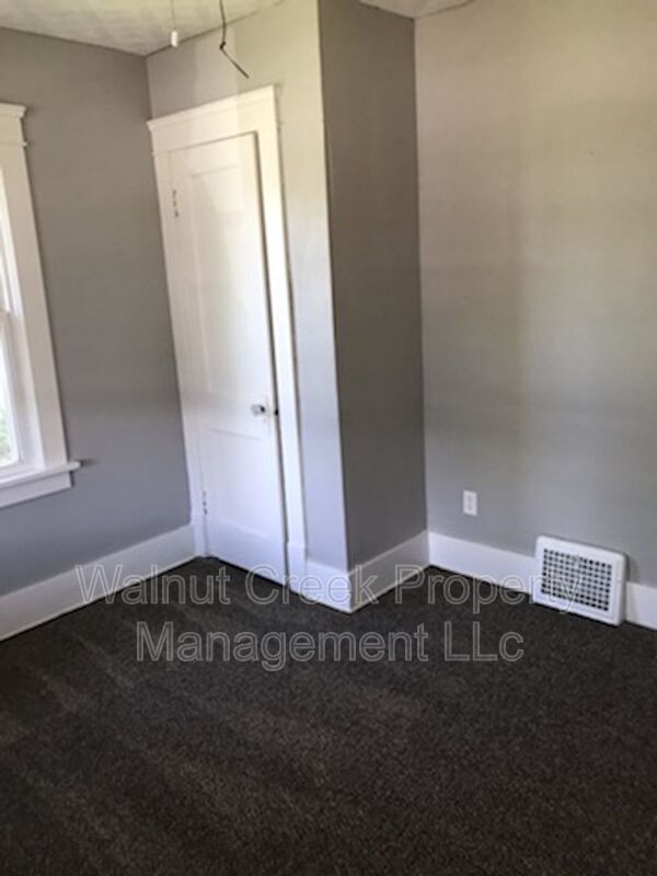 3 Bed - 1 Bath - Single Family Home in Lorain property image