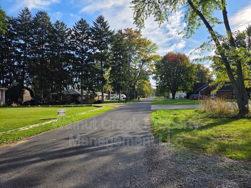 4 Bed- 2 Bath - Side by Side Duplex in Elyria property image