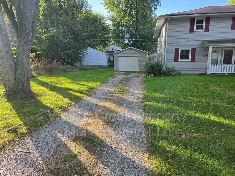 4 Bed- 2 Bath - Side by Side Duplex in Elyria property image