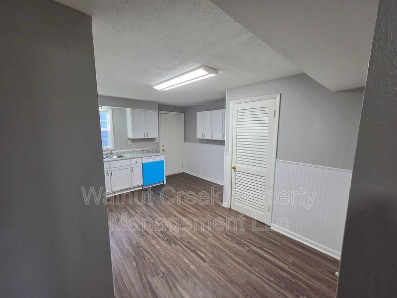 4 Bed- 2 Bath - Side by Side Duplex in Elyria property image