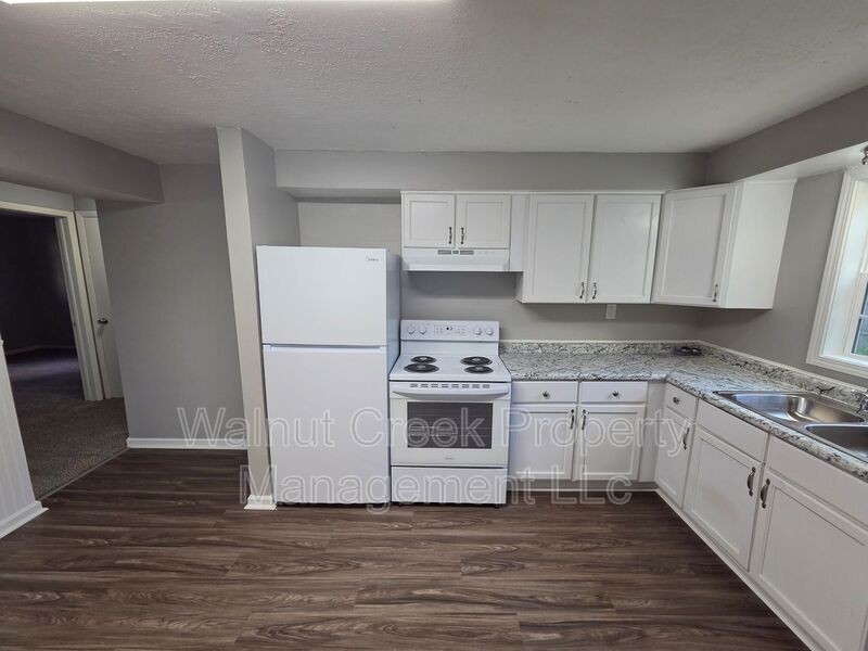 4 Bed- 2 Bath - Side by Side Duplex in Elyria property image