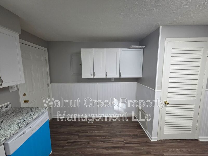 4 Bed- 2 Bath - Side by Side Duplex in Elyria property image