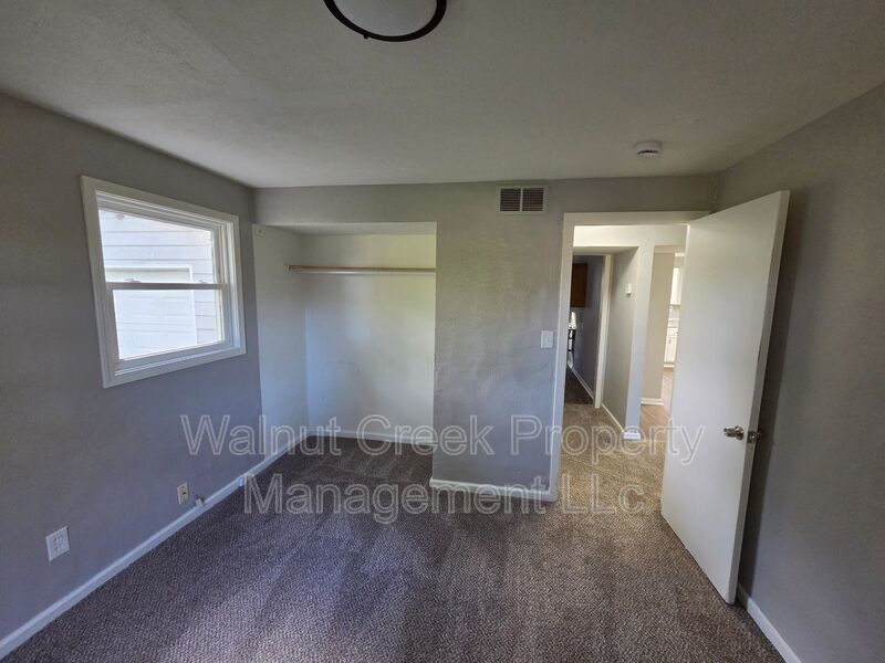 4 Bed- 2 Bath - Side by Side Duplex in Elyria property image