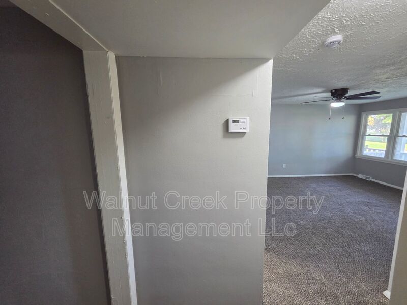 4 Bed- 2 Bath - Side by Side Duplex in Elyria property image