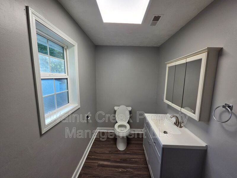 4 Bed- 2 Bath - Side by Side Duplex in Elyria property image
