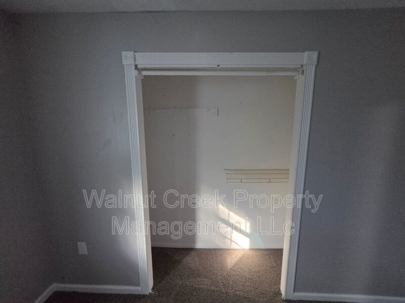 4 Bed- 2 Bath - Side by Side Duplex in Elyria property image