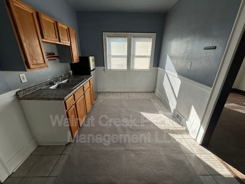 3 Bed - 1 Bath - Apartment - Cleveland property image