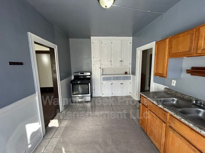3 Bed - 1 Bath - Apartment - Cleveland property image